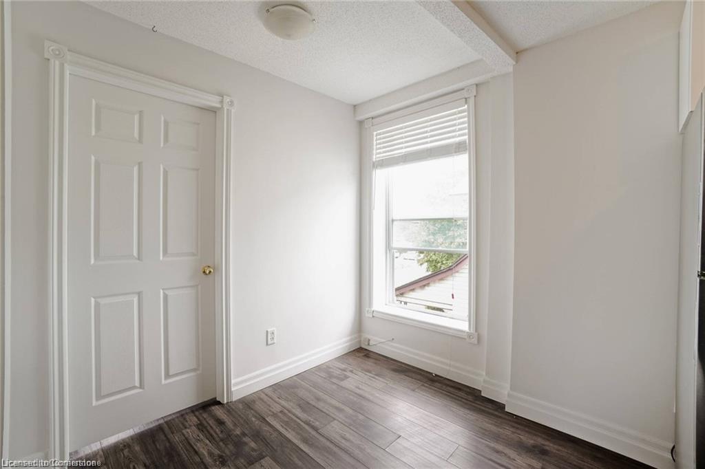 1164 Cannon Street E, Hamilton, ON - Indoor Photo Showing Other Room