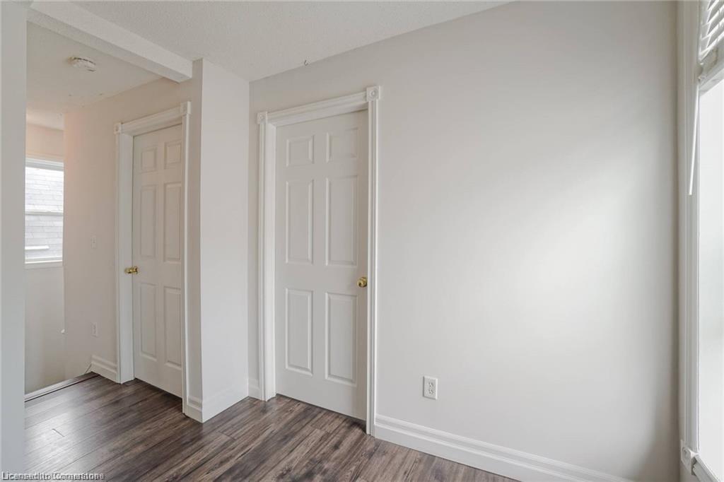 1164 Cannon Street E, Hamilton, ON - Indoor Photo Showing Other Room