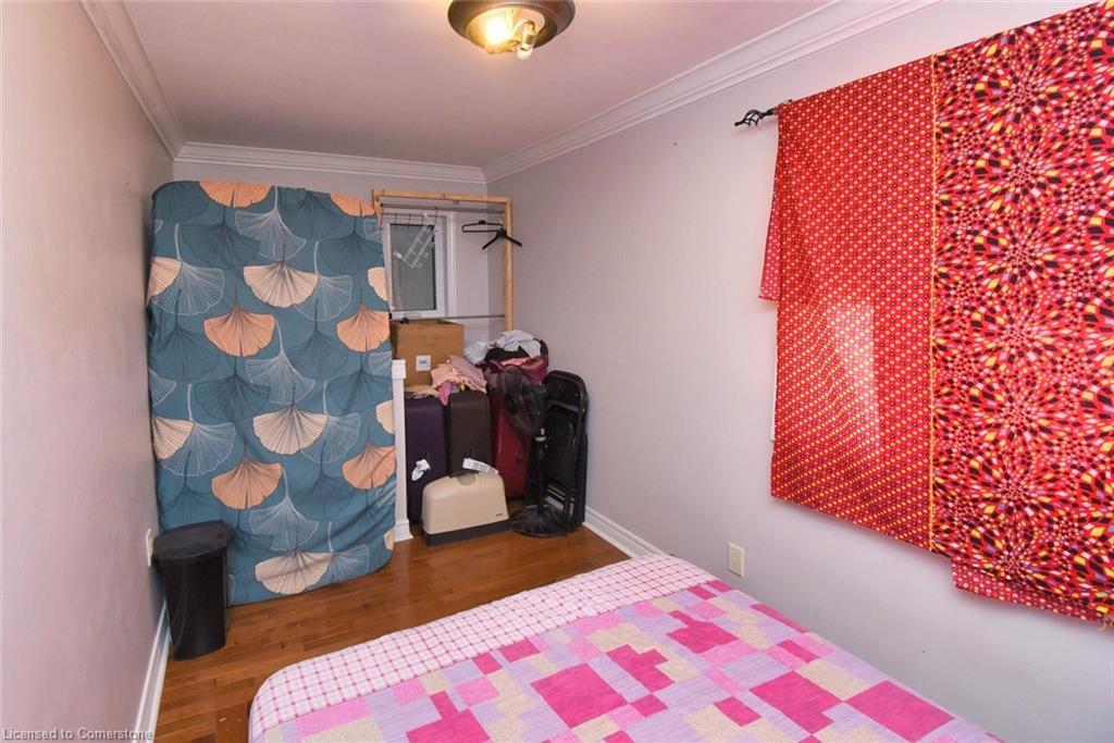 205 Ivon Avenue, Hamilton, ON - Indoor Photo Showing Bedroom