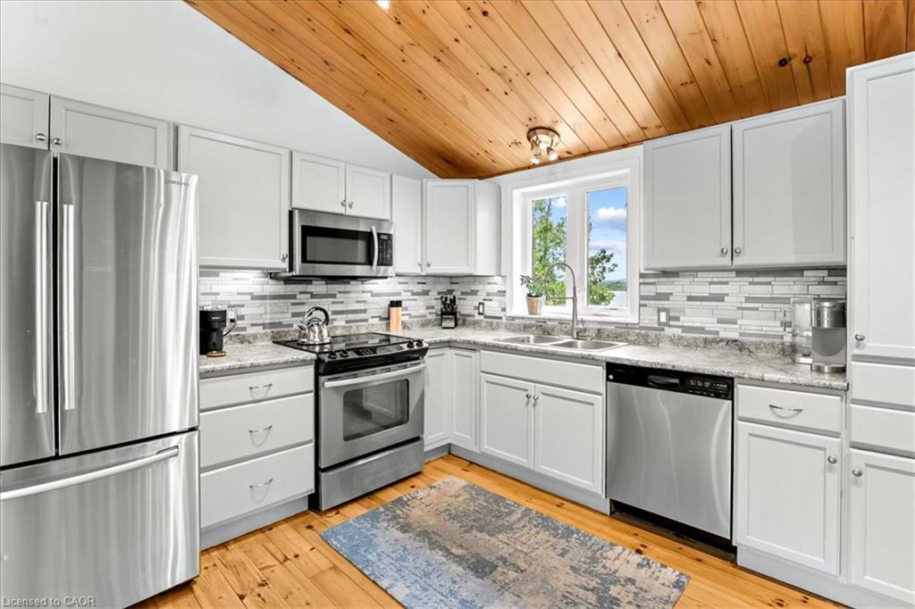 14 Parker Drive, Roseneath, ON - Indoor Photo Showing Kitchen With Double Sink With Upgraded Kitchen