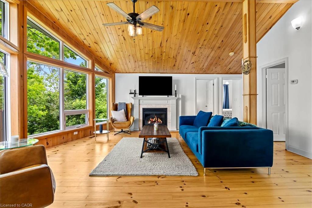 14 Parker Drive, Roseneath, ON - Indoor Photo Showing Living Room With Fireplace