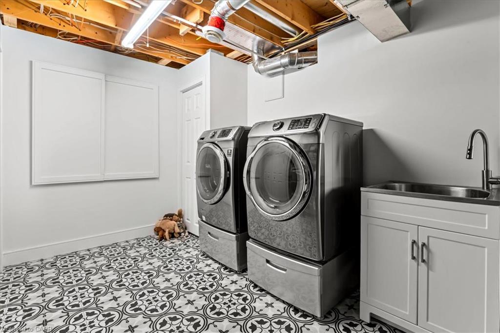 14 Parker Drive, Roseneath, ON - Indoor Photo Showing Laundry Room