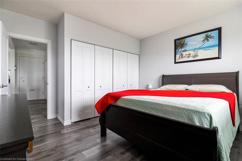 805-8 Woodman Drive S, Hamilton, ON - Indoor Photo Showing Bedroom