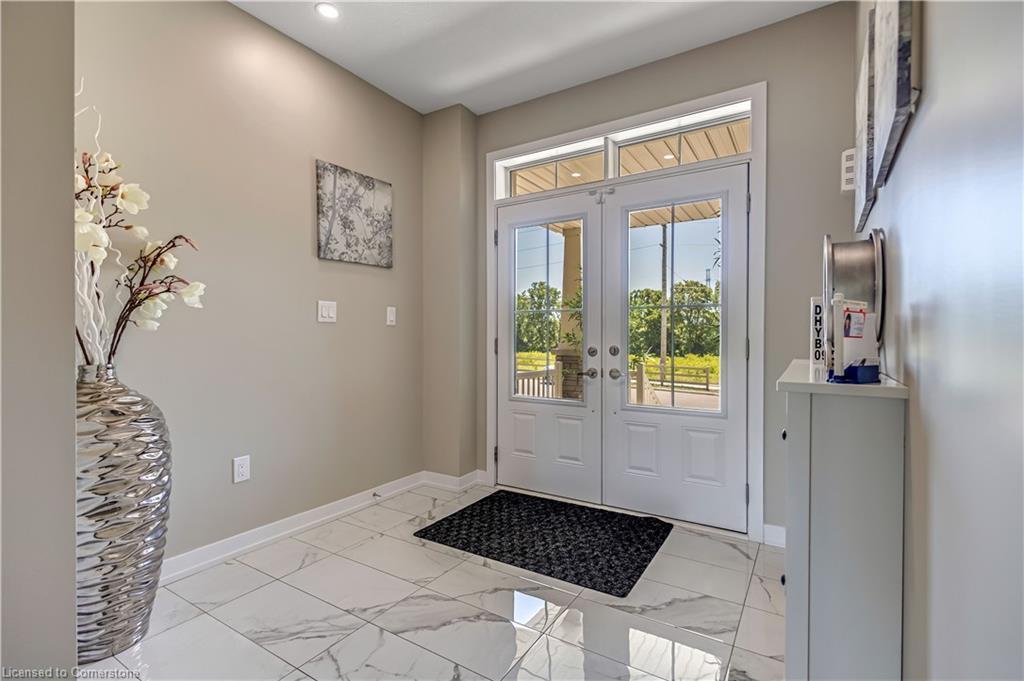 44 Santos Drive, Caledonia, ON - Indoor Photo Showing Other Room