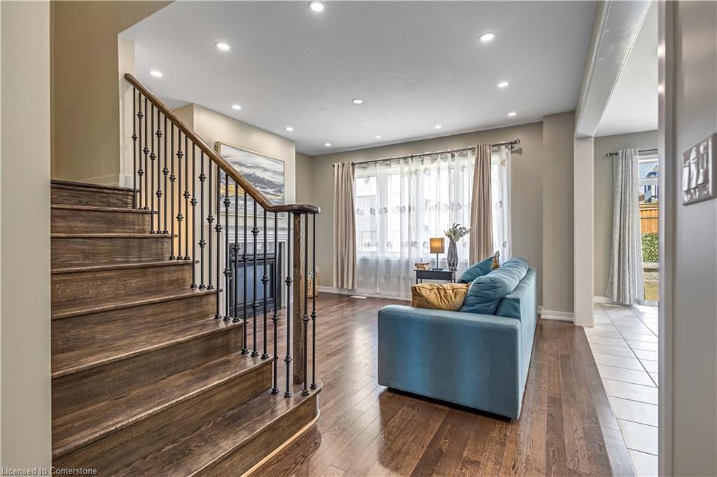 44 Santos Drive, Caledonia, ON - Indoor