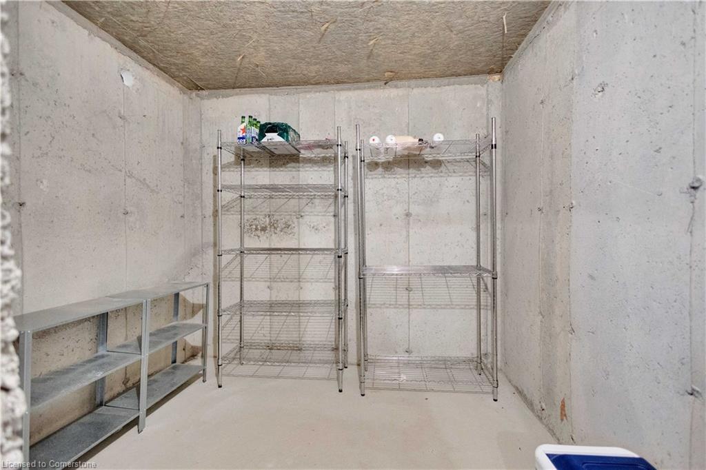 44 Santos Drive, Caledonia, ON - Indoor Photo Showing Other Room