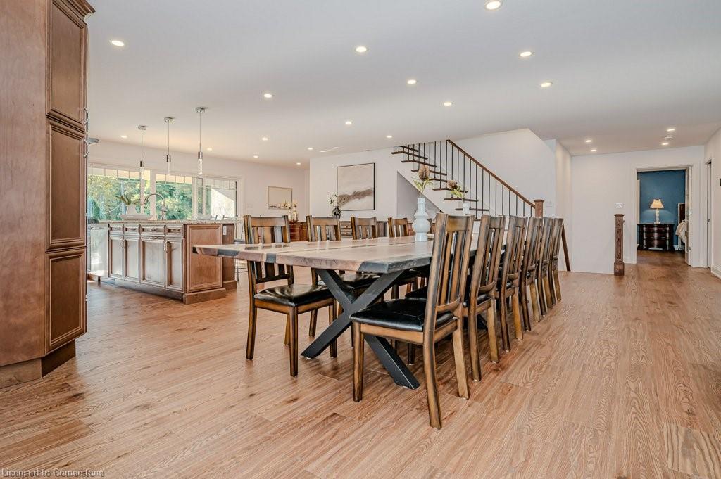 1354 1 Side Road, Burlington, ON - Indoor Photo Showing Dining Room