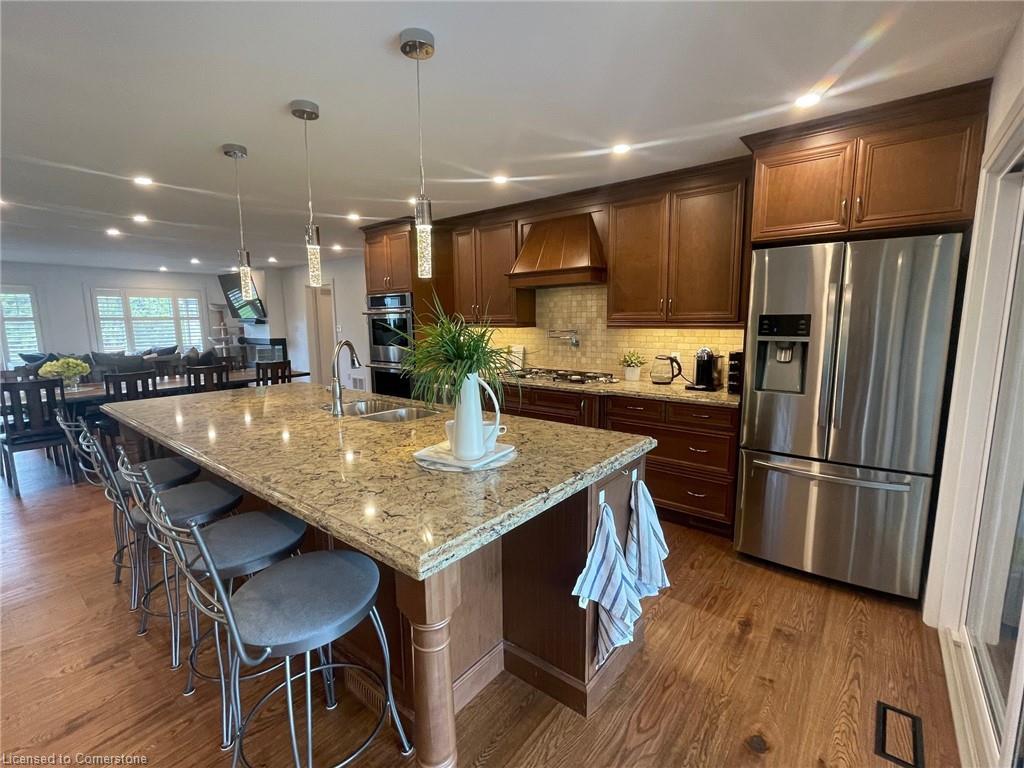 1354 1 Side Road, Burlington, ON - Indoor Photo Showing Kitchen With Upgraded Kitchen