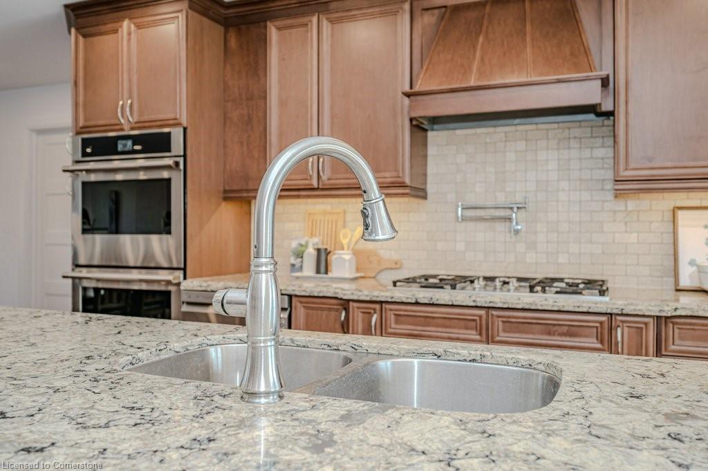 1354 1 Side Road, Burlington, ON - Indoor Photo Showing Kitchen With Double Sink With Upgraded Kitchen