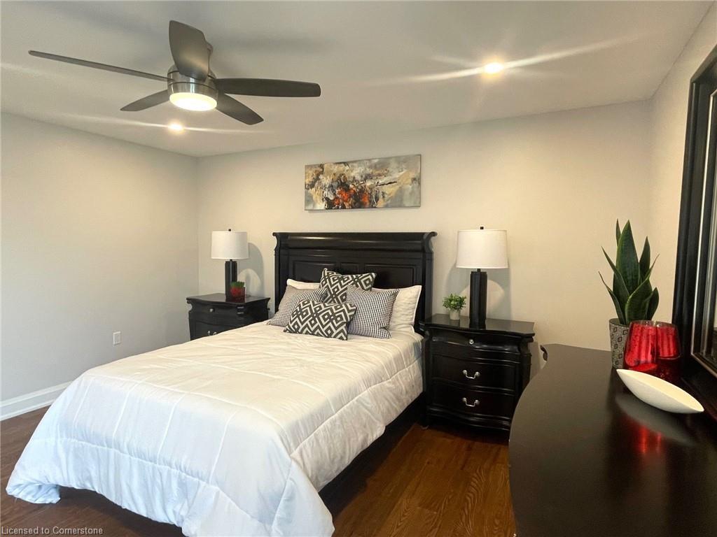 1354 1 Side Road, Burlington, ON - Indoor Photo Showing Bedroom