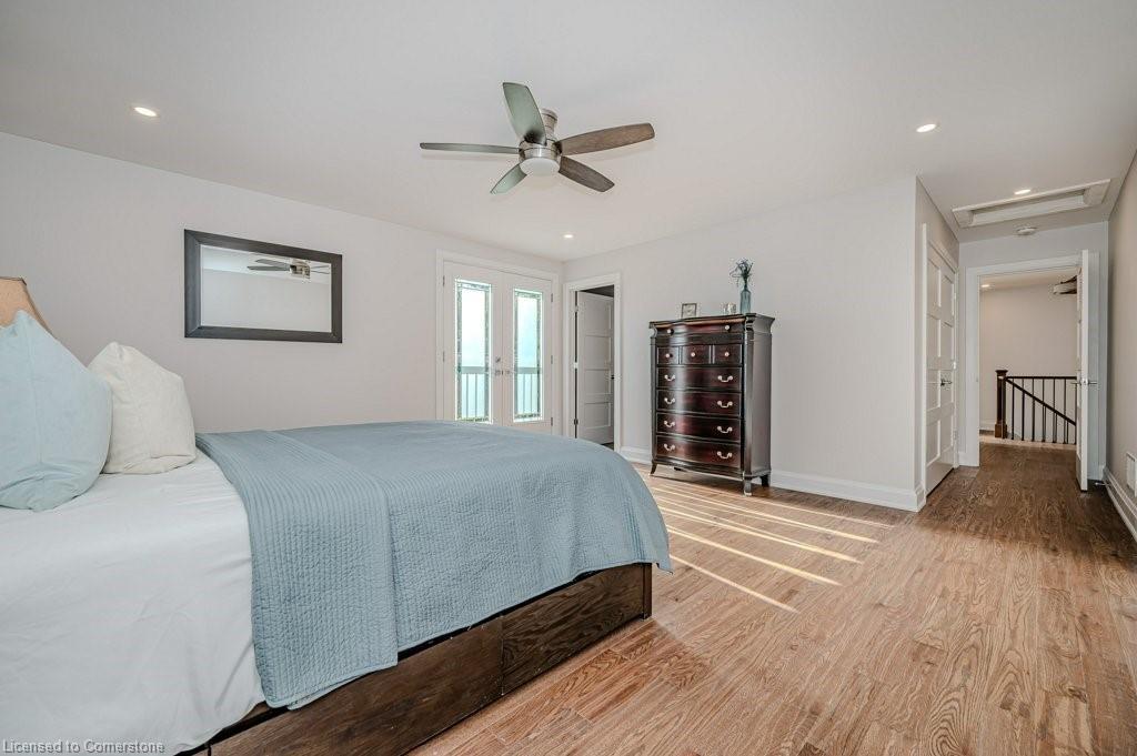 1354 1 Side Road, Burlington, ON - Indoor Photo Showing Bedroom