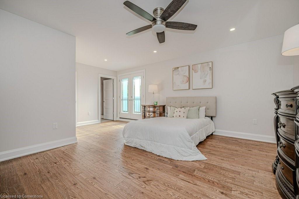 1354 1 Side Road, Burlington, ON - Indoor Photo Showing Bedroom