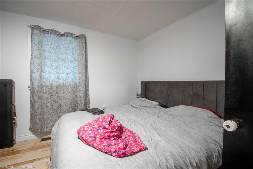 80 Frank Street, Tillsonburg, ON - Indoor Photo Showing Bedroom