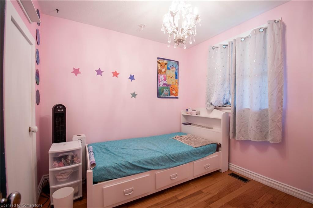 80 Frank Street, Tillsonburg, ON - Indoor Photo Showing Bedroom