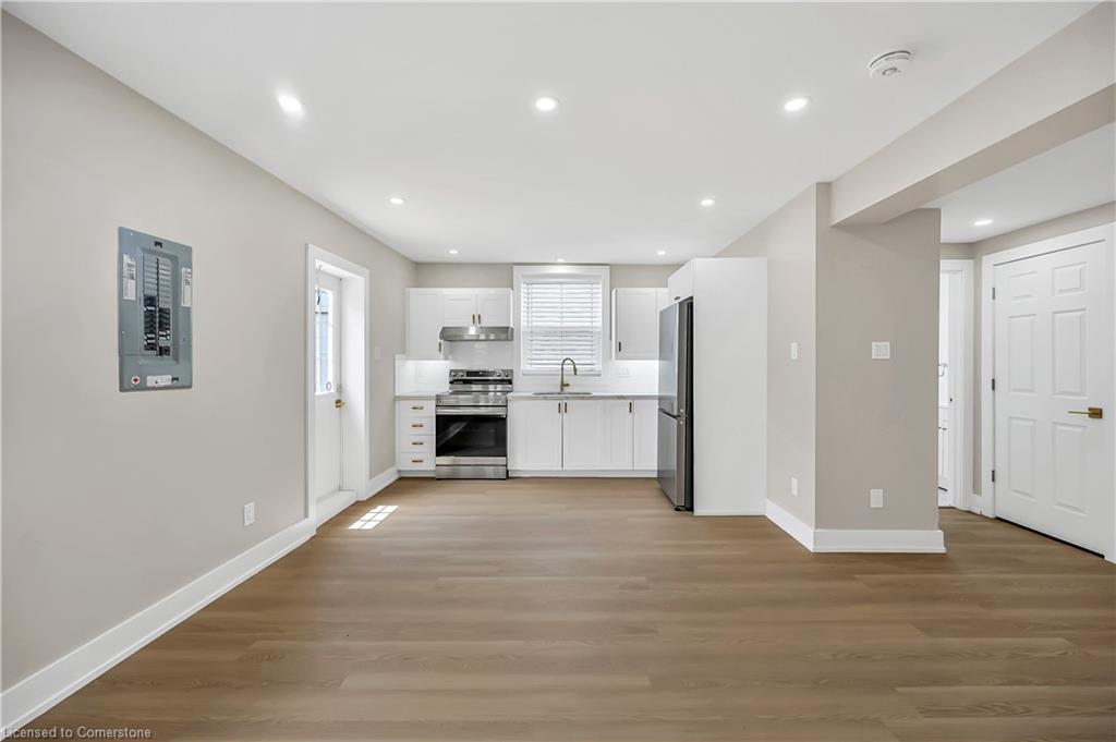 Upper 2-1466 Main Street E, Hamilton, ON - Indoor