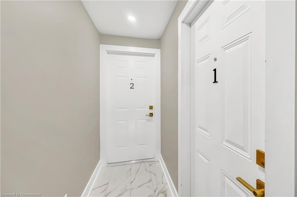 Upper 2-1466 Main Street E, Hamilton, ON - Indoor Photo Showing Other Room