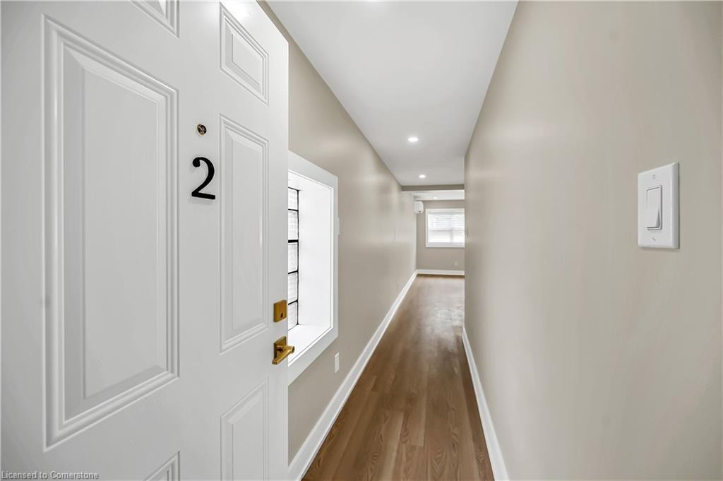 Upper 2-1466 Main Street E, Hamilton, ON - Indoor Photo Showing Other Room