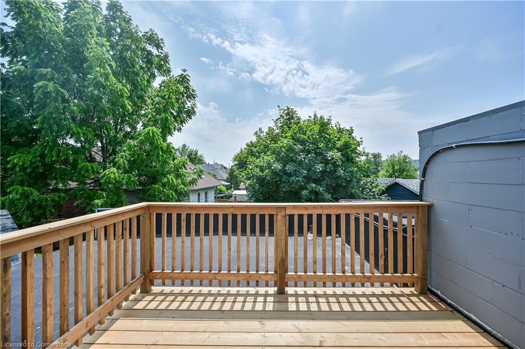 Upper 2-1466 Main Street E, Hamilton, ON - Outdoor With Exterior