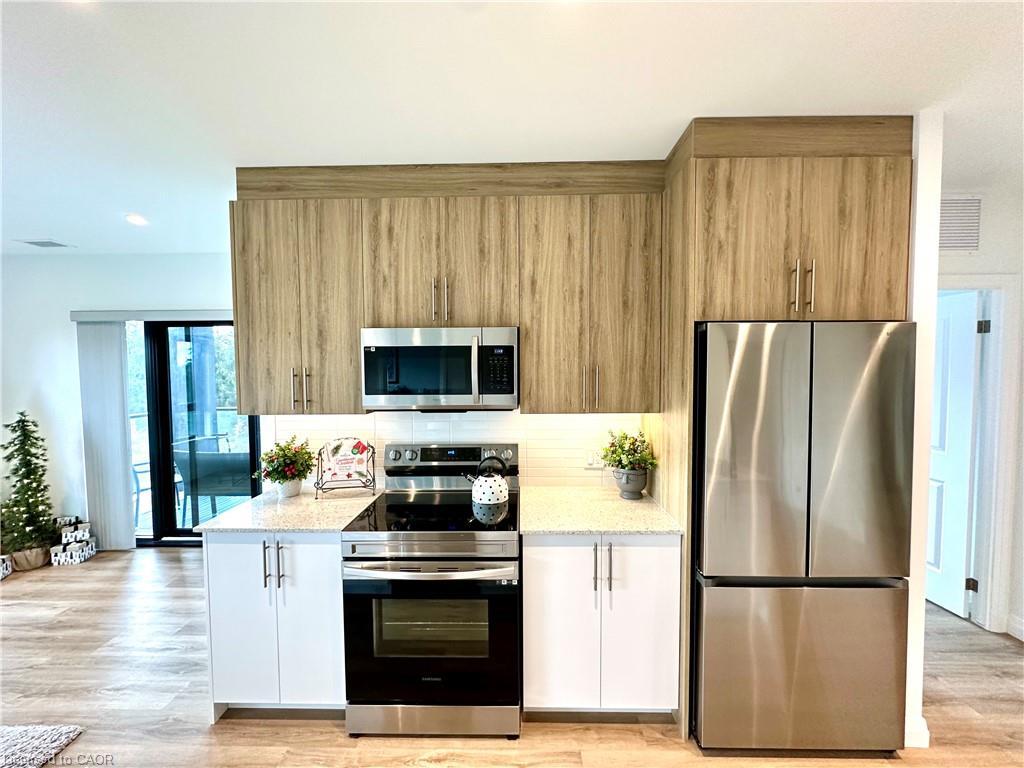 401-525 New Dundee Road, Kitchener, ON - Indoor Photo Showing Kitchen