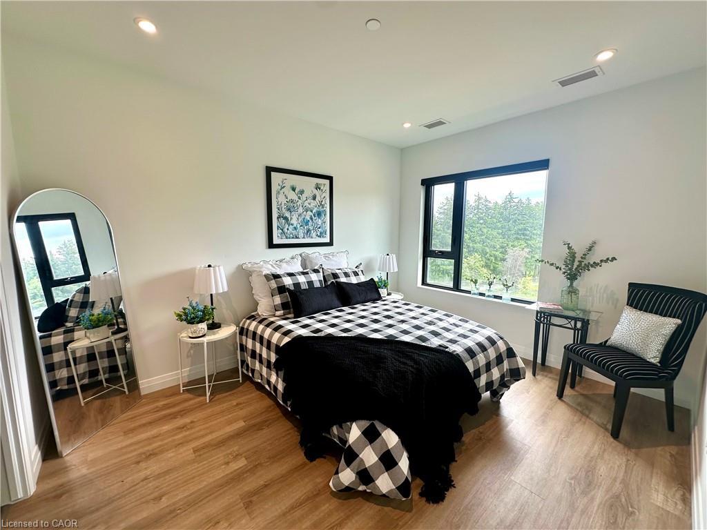 401-525 New Dundee Road, Kitchener, ON - Indoor Photo Showing Bedroom