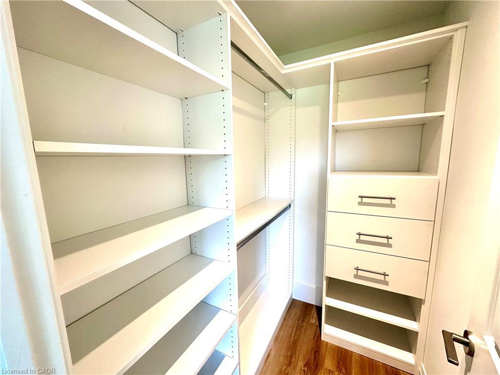 401-525 New Dundee Road, Kitchener, ON - Indoor With Storage