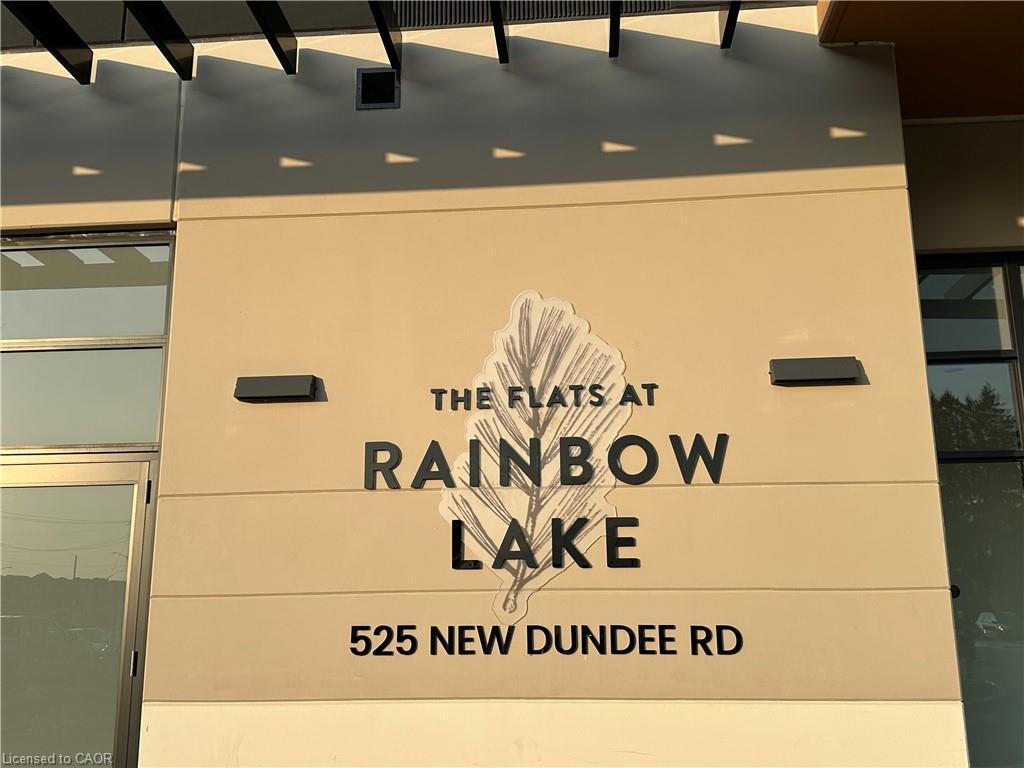 401-525 New Dundee Road, Kitchener, ON - Indoor Photo Showing Garage