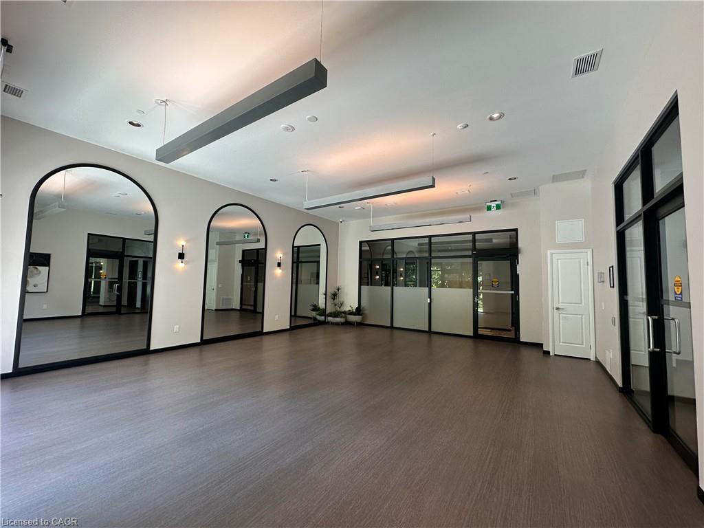 401-525 New Dundee Road, Kitchener, ON - Indoor Photo Showing Other Room