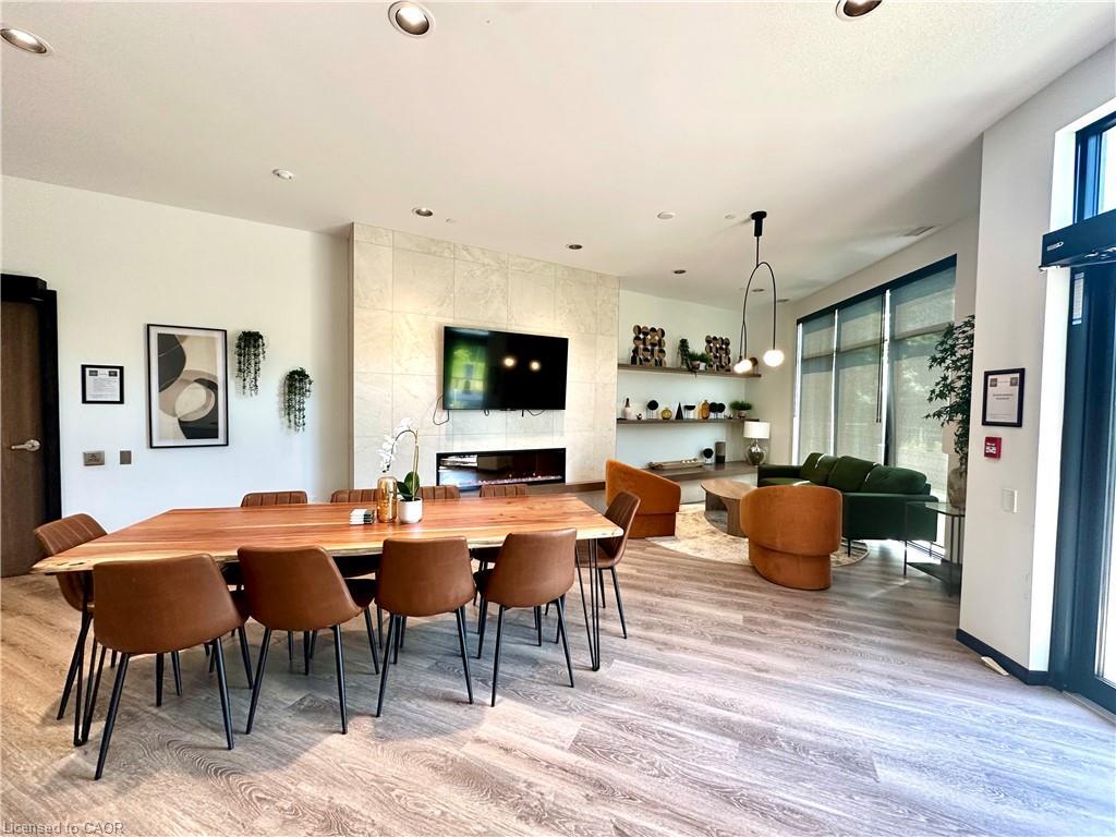 401-525 New Dundee Road, Kitchener, ON - Indoor Photo Showing Dining Room