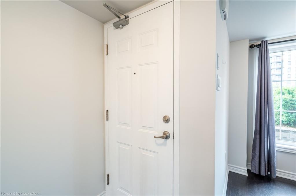 59-2441 Greenwich Drive, Oakville, ON - Indoor Photo Showing Other Room