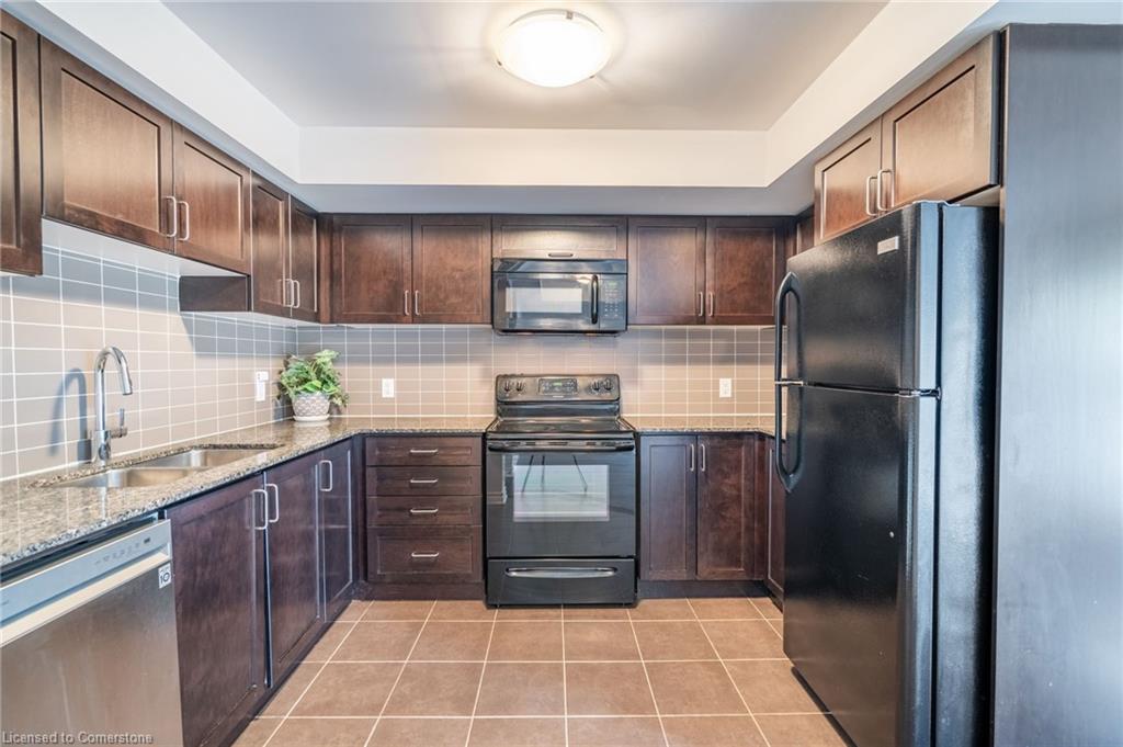 59-2441 Greenwich Drive, Oakville, ON - Indoor Photo Showing Kitchen With Double Sink