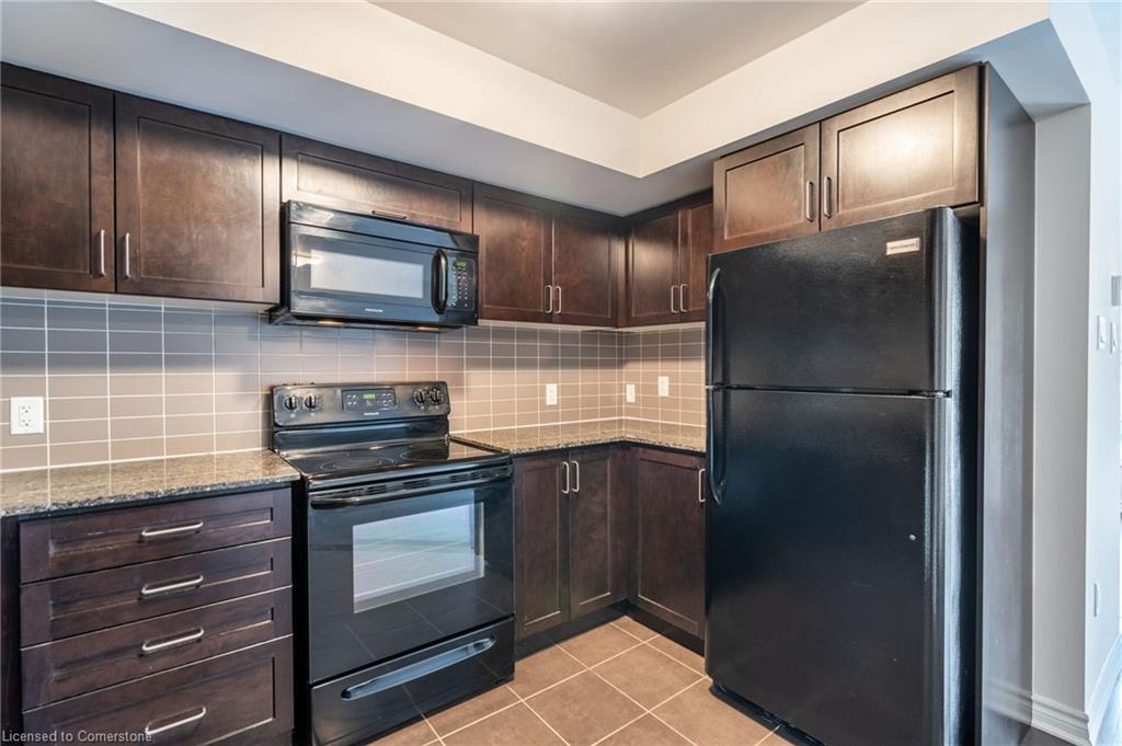 59-2441 Greenwich Drive, Oakville, ON - Indoor Photo Showing Kitchen