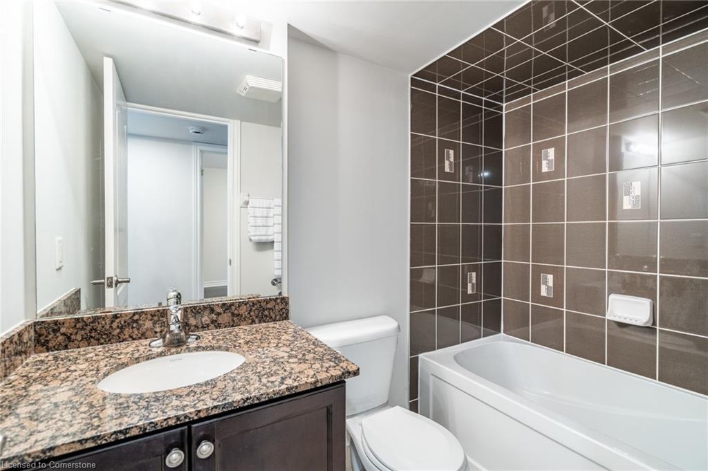 59-2441 Greenwich Drive, Oakville, ON - Indoor Photo Showing Bathroom