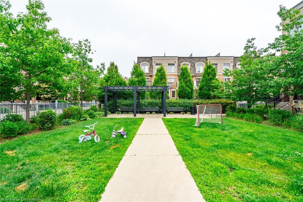 59-2441 Greenwich Drive, Oakville, ON - Outdoor