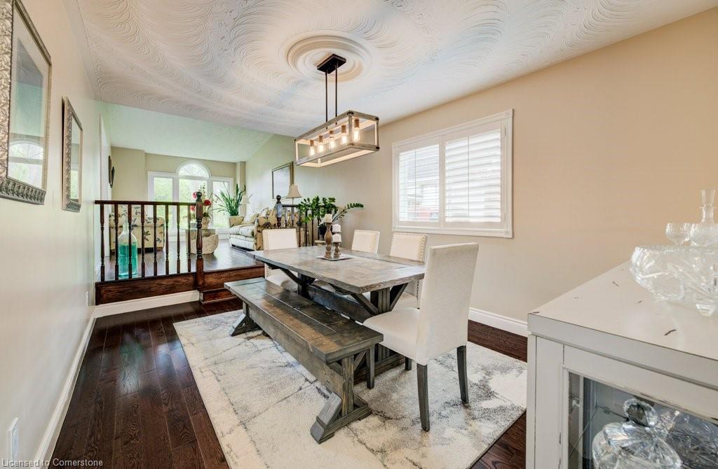 1056 Plains View Avenue, Burlington, ON - Indoor Photo Showing Dining Room
