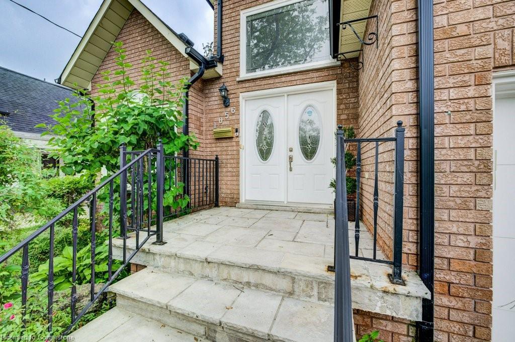 1056 Plains View Avenue, Burlington, ON - Outdoor