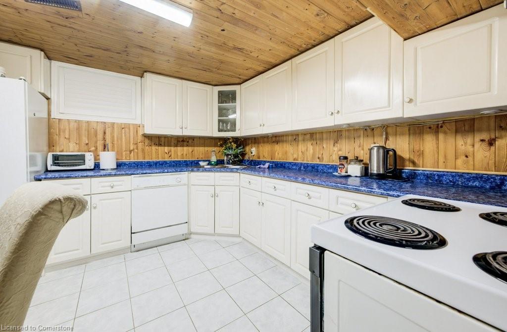 1056 Plains View Avenue, Burlington, ON - Indoor Photo Showing Kitchen