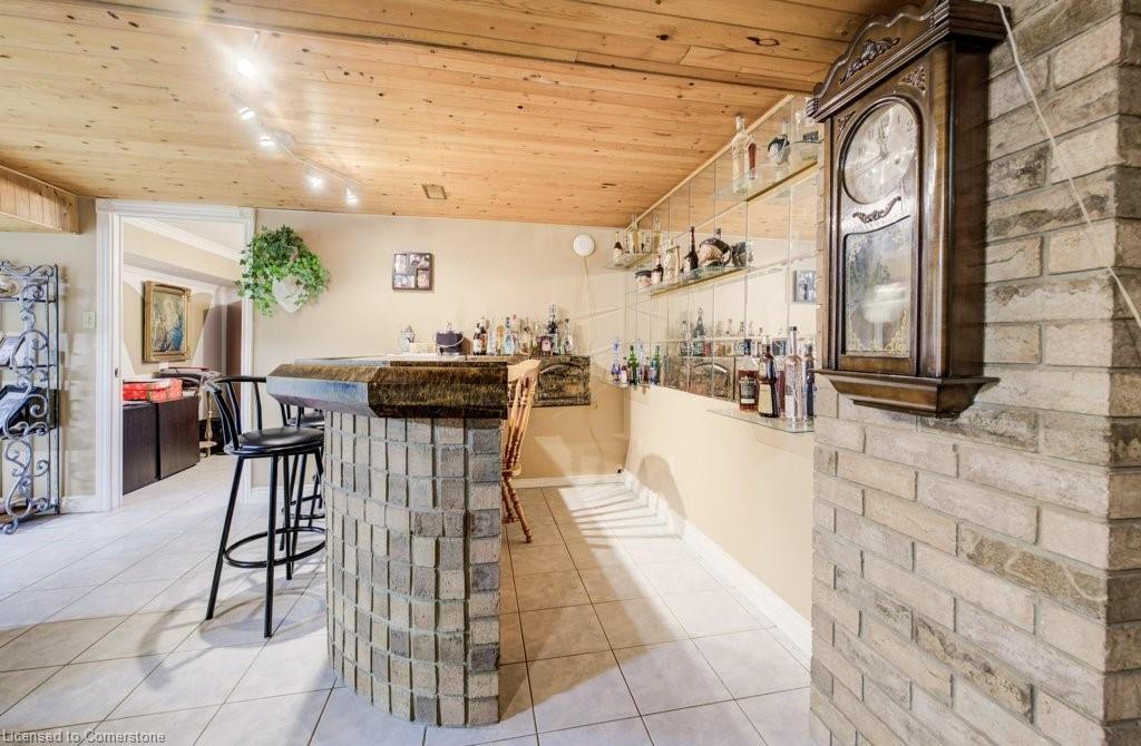 1056 Plains View Avenue, Burlington, ON - Indoor Photo Showing Other Room