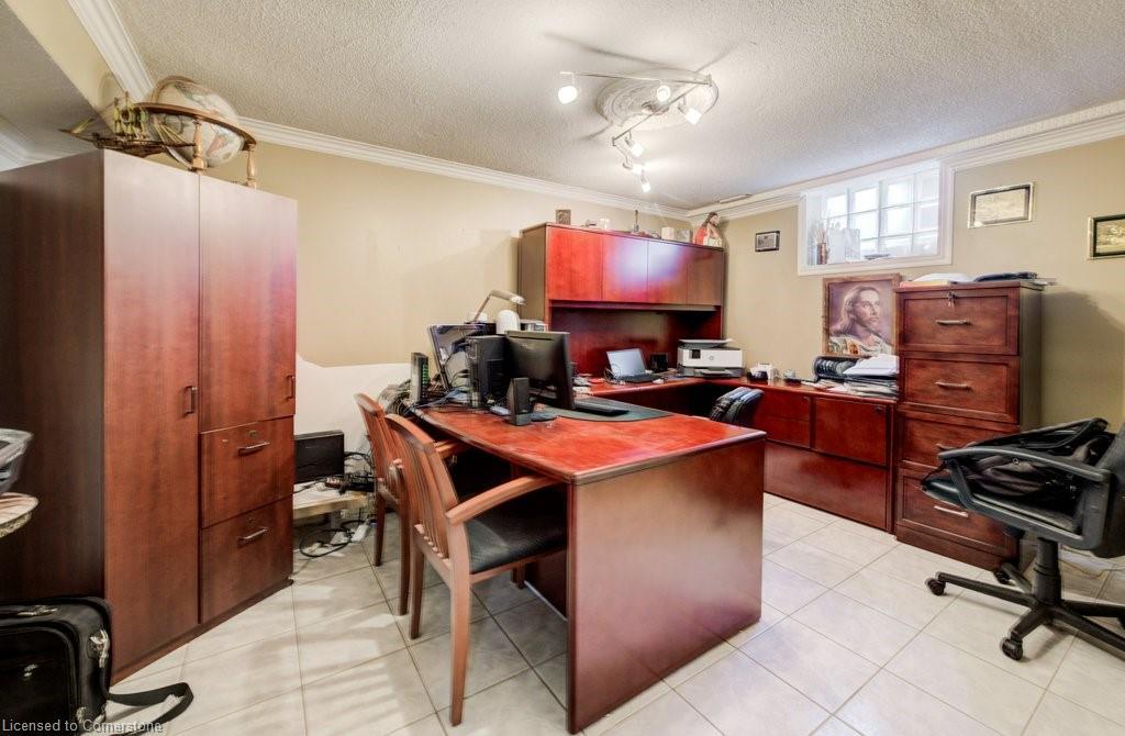 1056 Plains View Avenue, Burlington, ON - Indoor