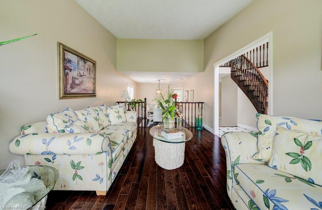 1056 Plains View Avenue, Burlington, ON - Indoor