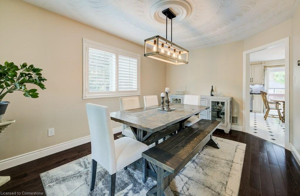 1056 Plains View Avenue, Burlington, ON - Indoor Photo Showing Dining Room