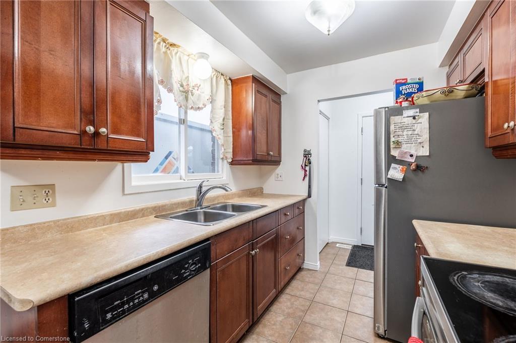 97 Guildwood Drive, Hamilton, ON - Indoor Photo Showing Kitchen With Double Sink