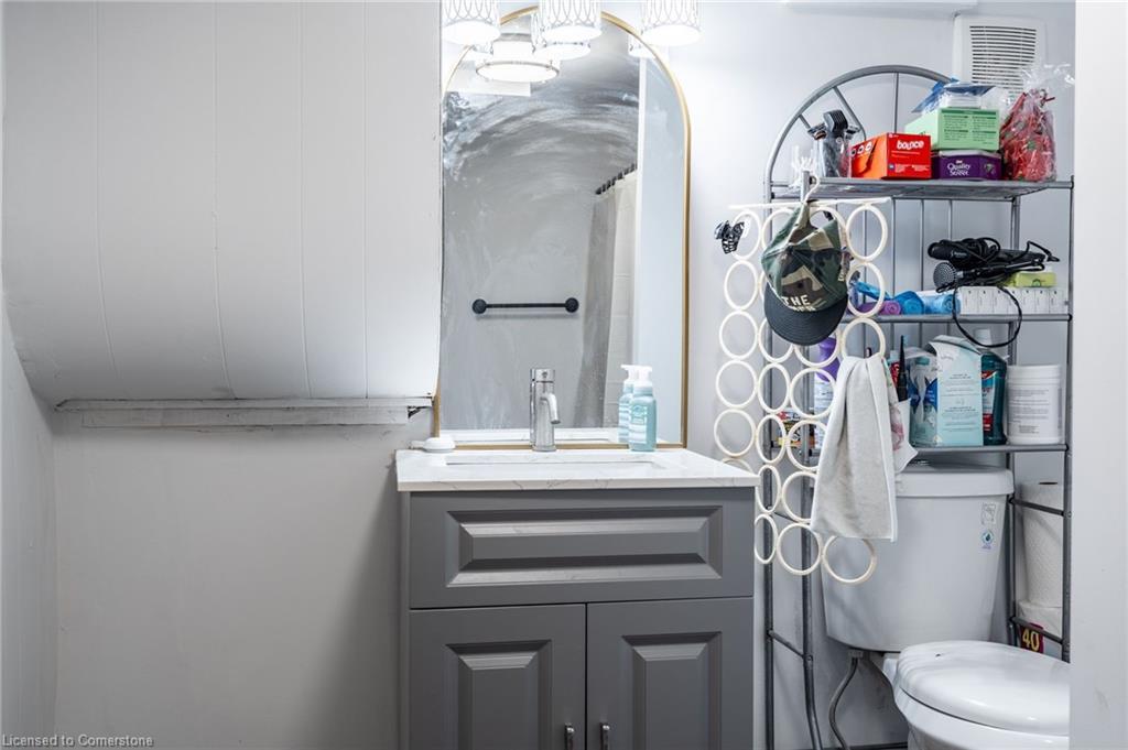 97 Guildwood Drive, Hamilton, ON - Indoor Photo Showing Bathroom