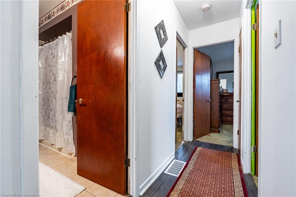 97 Guildwood Drive, Hamilton, ON - Indoor Photo Showing Other Room