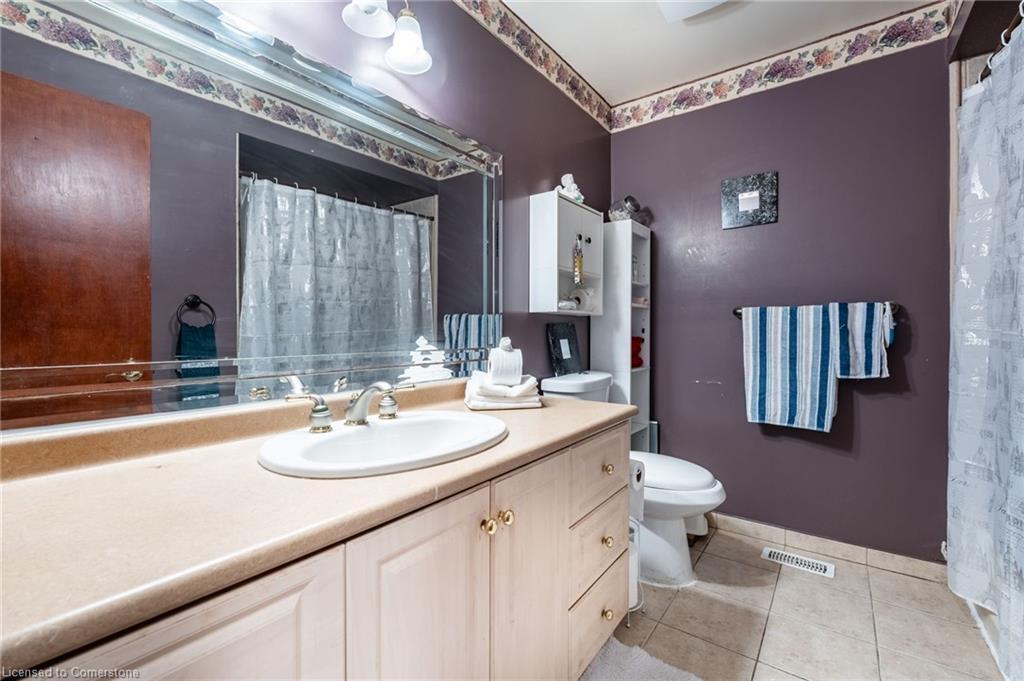 97 Guildwood Drive, Hamilton, ON - Indoor Photo Showing Bathroom