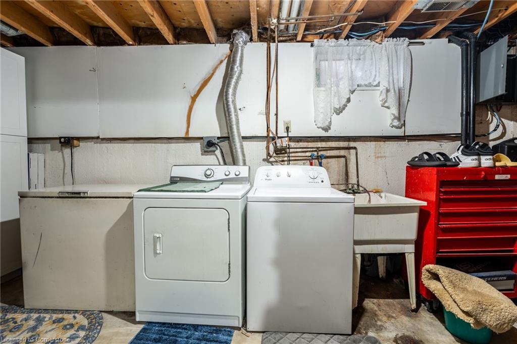97 Guildwood Drive, Hamilton, ON - Indoor Photo Showing Laundry Room