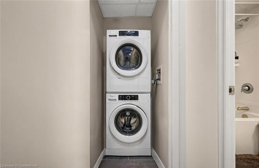 807-128 King Street N, Waterloo, ON - Indoor Photo Showing Laundry Room