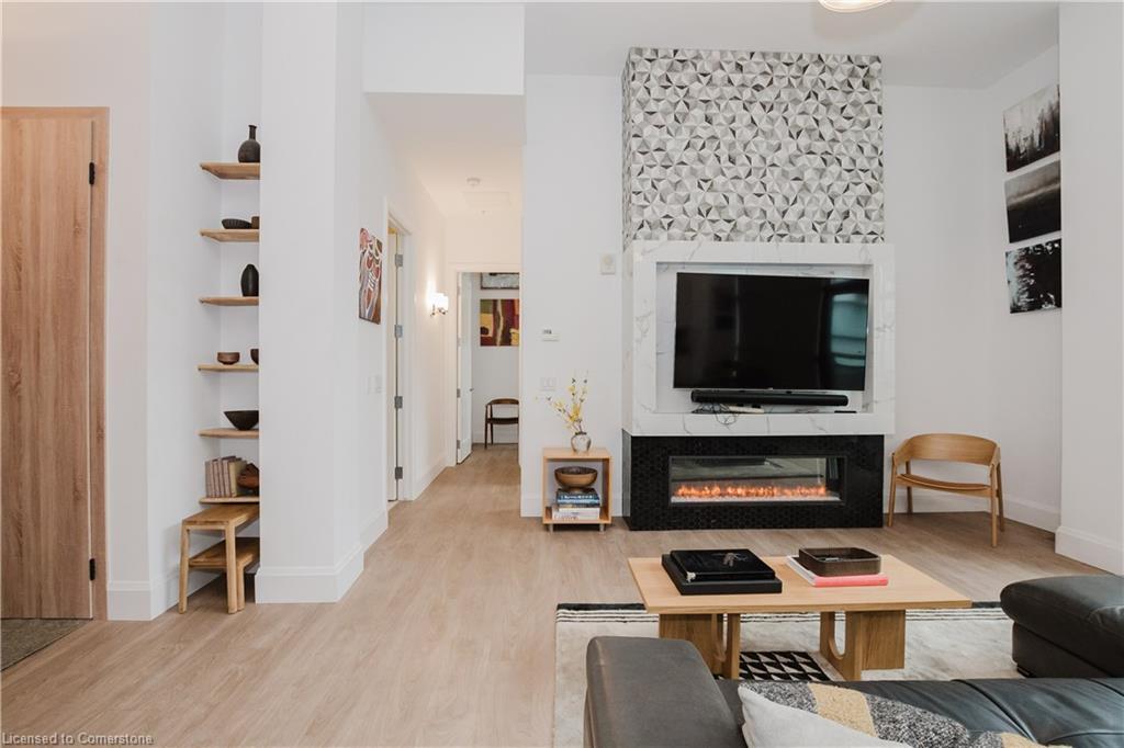 Lph13-118 King Street E, Hamilton, ON - Indoor Photo Showing Living Room