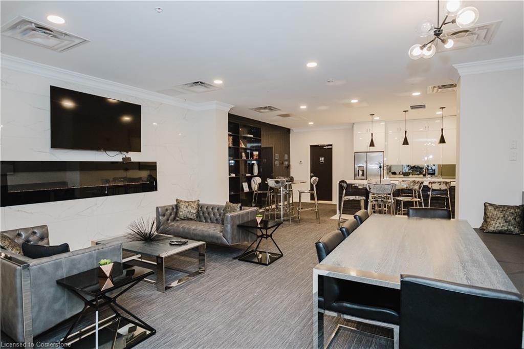 Lph13-118 King Street E, Hamilton, ON - Indoor Photo Showing Other Room