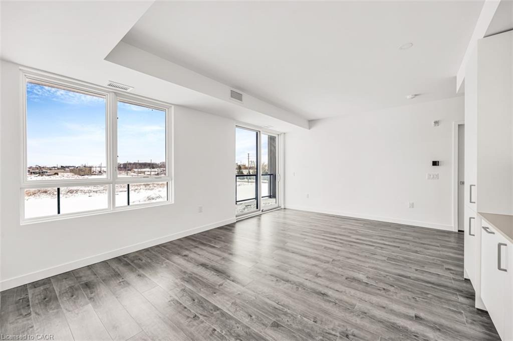 301-7549A Kalar Road, Niagara Falls, ON - Indoor Photo Showing Other Room