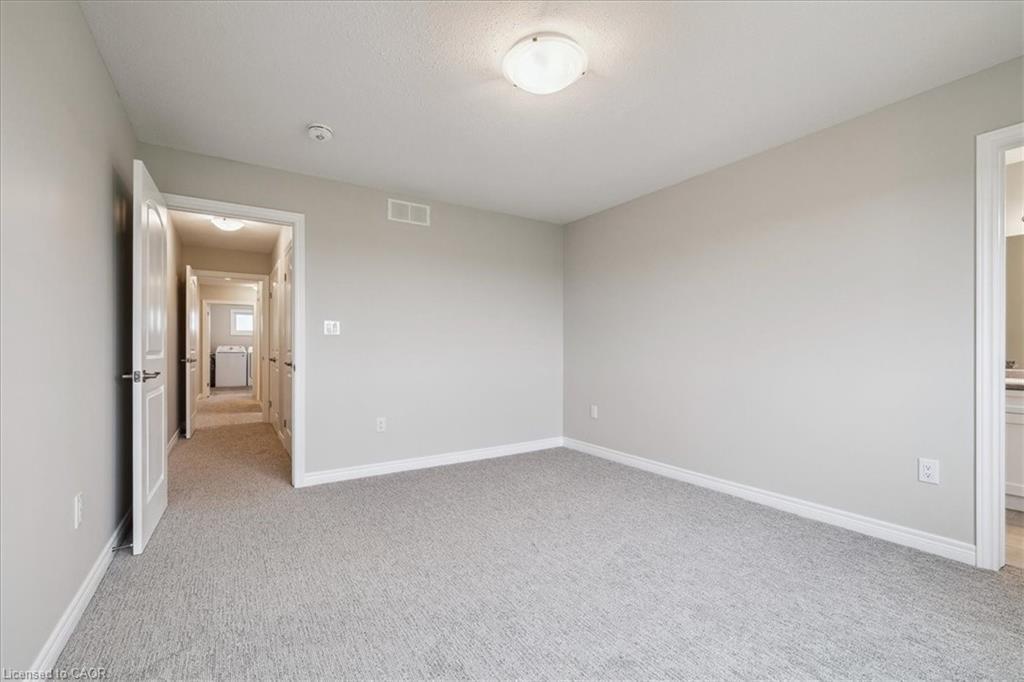 95 Elvira Way, Thorold, ON - Indoor Photo Showing Other Room